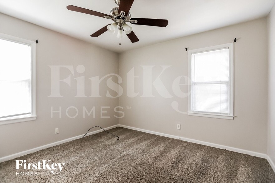 Building Photo - 8855 E 59th St