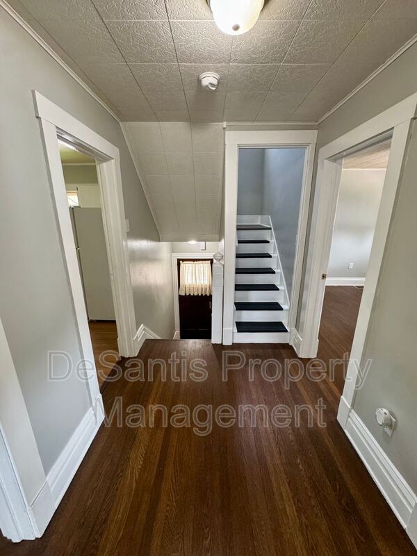 Building Photo - 227 5th Ave