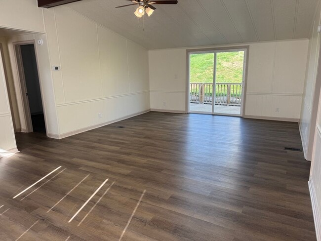 Building Photo - 3 Bedroom 2 Bathroom Home in Kingsport, TN