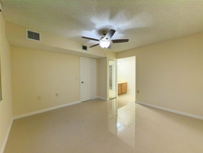 Building Photo - 1701 Whitehall Dr