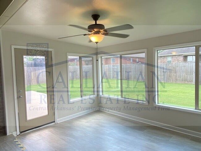 Building Photo - Base Meadows 4 bedroom