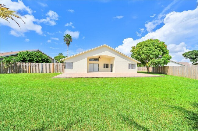 Building Photo - 3104 NW 109th Ave