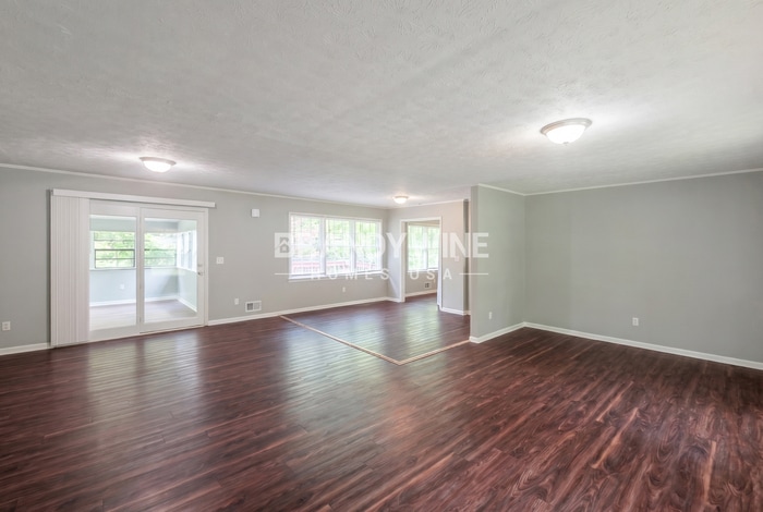 Building Photo - 3310 S Whisper Dr