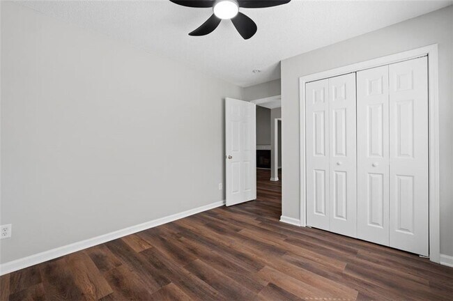 Building Photo - 465 Camella Cir