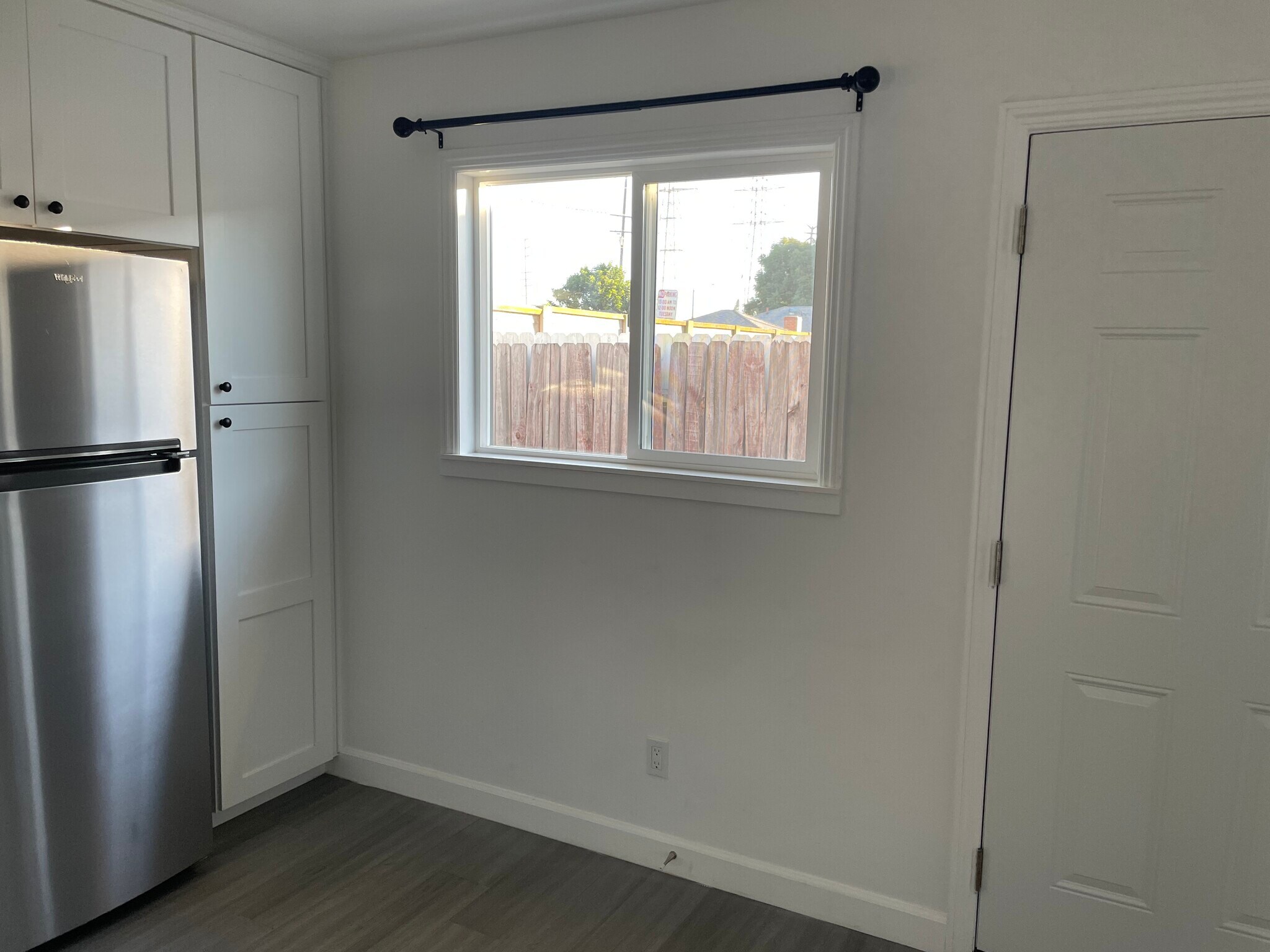 Building Photo - 265 E 69th Way