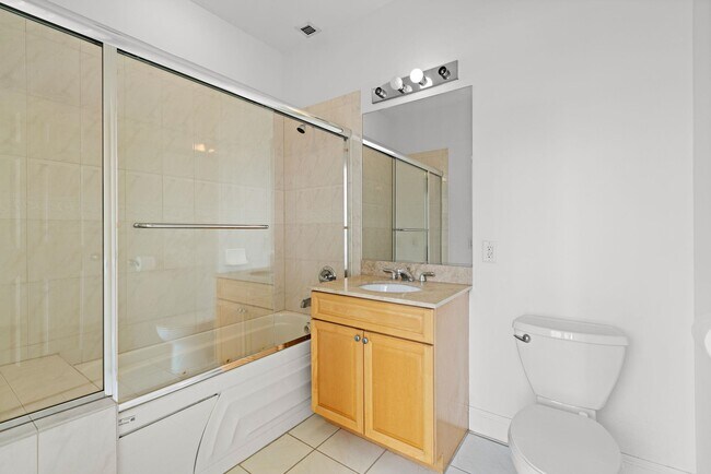 Building Photo - 311 Washington St