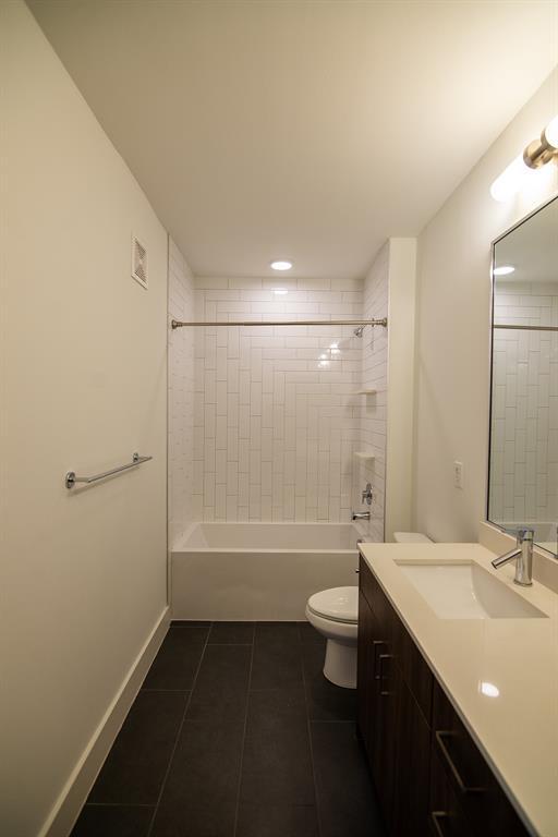 Building Photo - 2213 Poquito St