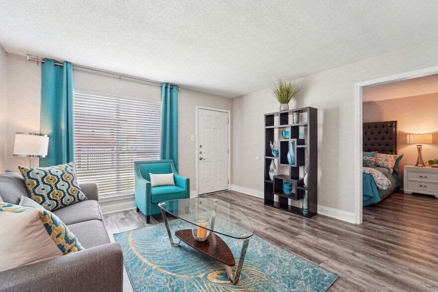 Building Photo - The Grove at Pinemont