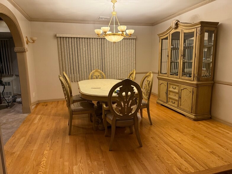 Primary Photo - 51 Davison Ave