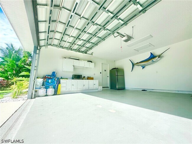 Building Photo - 3639 Kent Dr