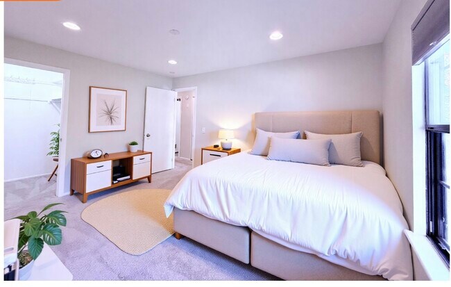 Building Photo - 70 Margate Ct