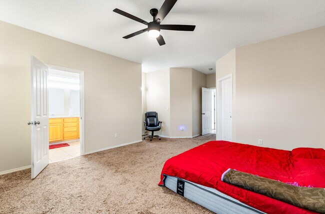 Building Photo - 1221 Paisano St NE