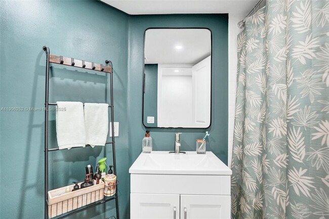 Building Photo - 8137 NW 17th Manor