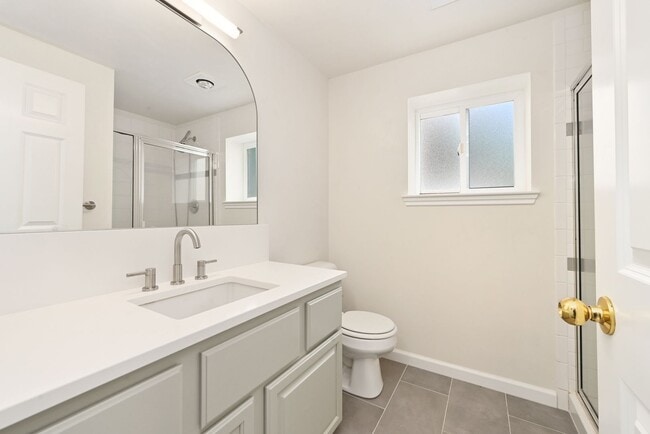 Building Photo - 3-Story Greenlake Home - Private Yard and ...