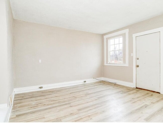 Building Photo - 3 Bedroom Home in Aliquippa