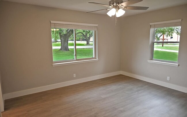 Building Photo - 5204 Bedford St