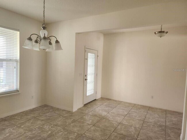 Building Photo - 3877 Mount Vernon Way