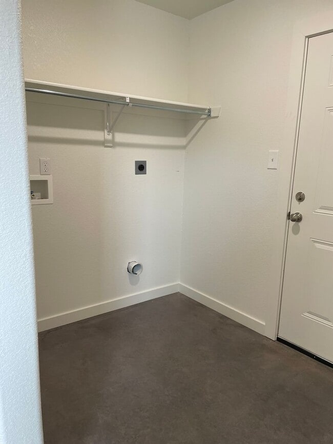 Building Photo - Brand new 2 bedroom 1.5 bath home