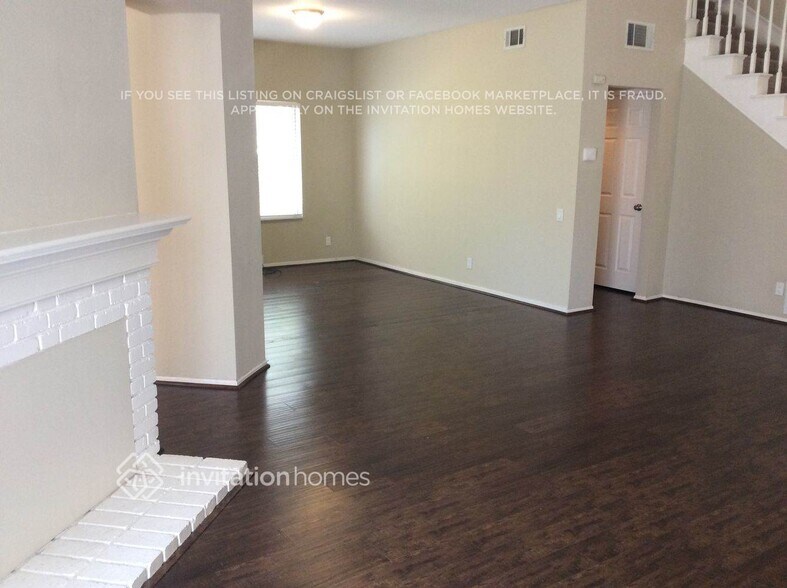 Building Photo - 12420 Alderglen St