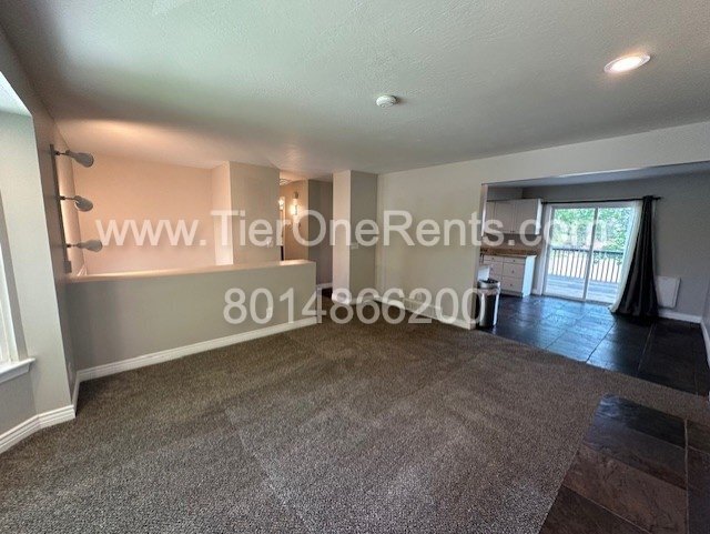 Building Photo - This property offers a NO DEPOSIT option available for qualified renters!