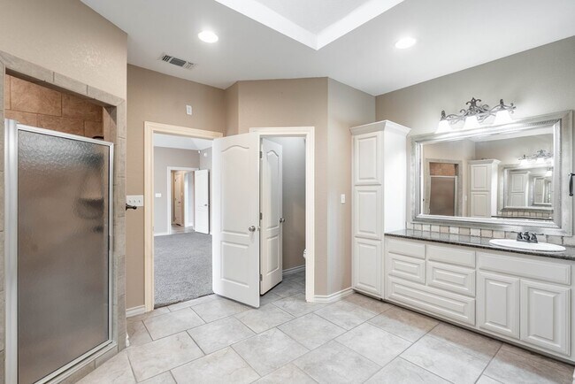 Building Photo - 3 Chambord Dr