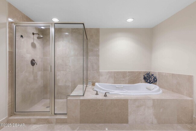 Building Photo - 231 Riverside Dr