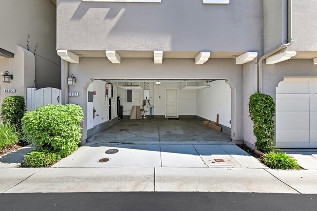 Building Photo - 39527 Stevenson Pl