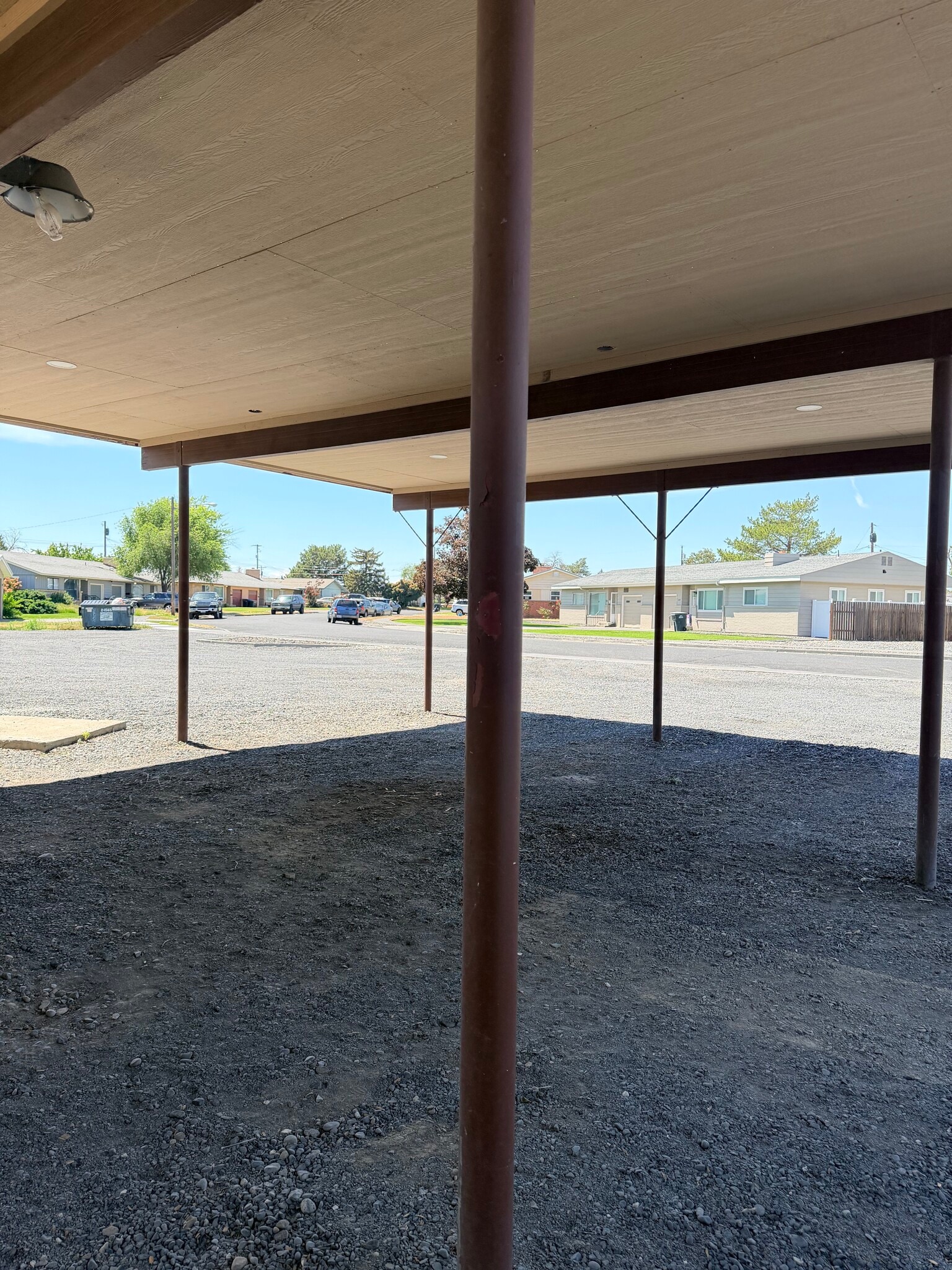Building Photo - 539 W Crest Dr