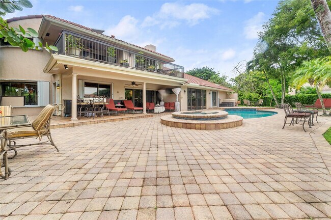 Building Photo - 10111 Vestal Ct