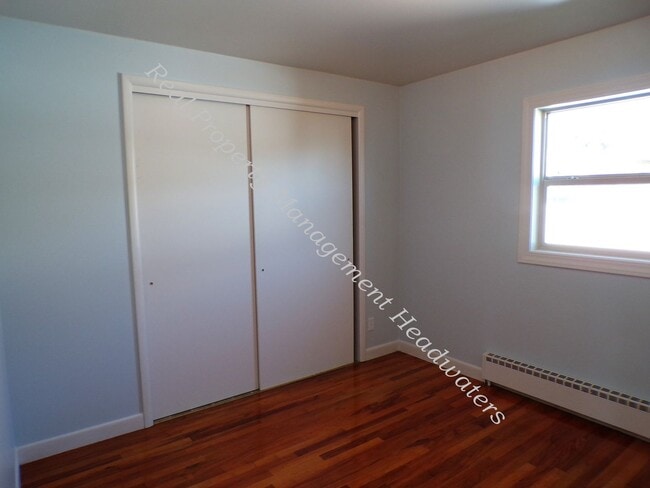 Building Photo - 3 Bedroom House for Rent