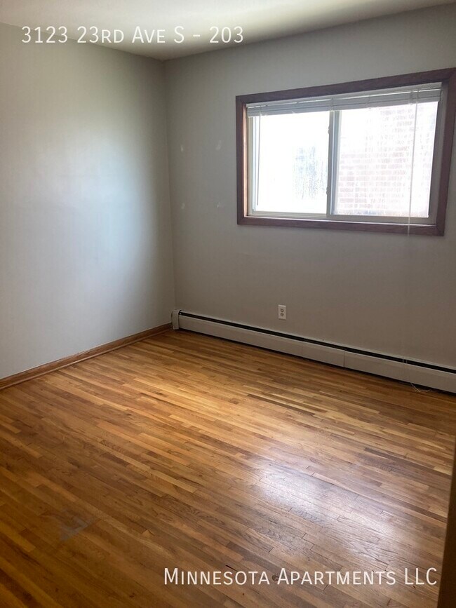 Building Photo - 1 Bedroom Available with a Great Location!