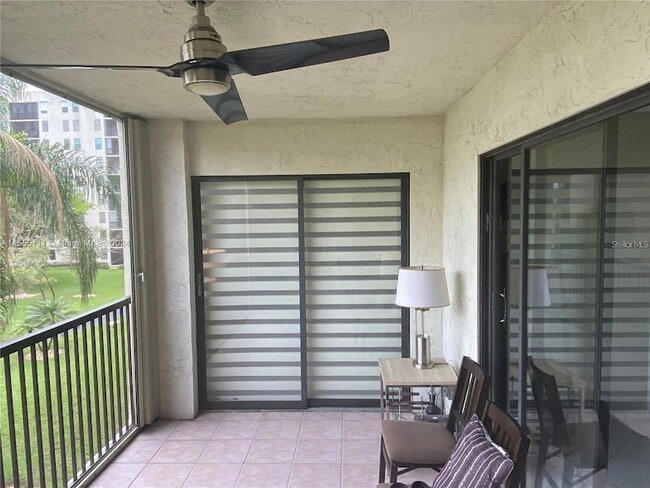 Building Photo - 2205 S Cypress Bend Dr