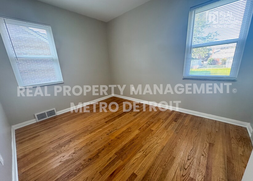 Building Photo - 19645 Woodmont St