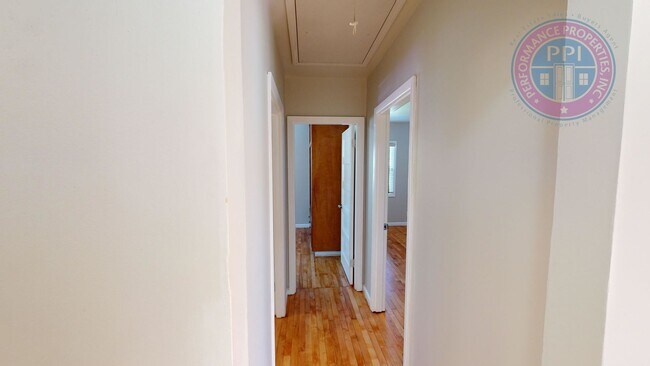 Building Photo - Great Locaton, Small Pet Negotiable w/ Pet Rent
