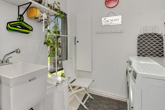 Building Photo - 4809 Neyrey Dr