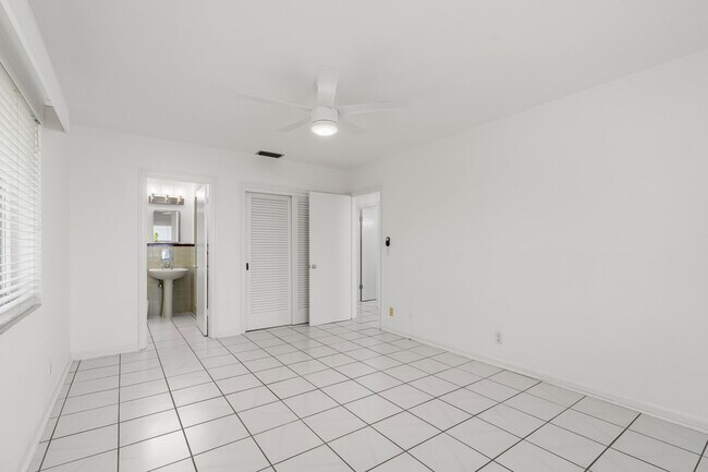 Building Photo - 360 Palmetto St