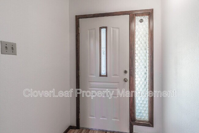 Building Photo - 3503 Clearfield Dr