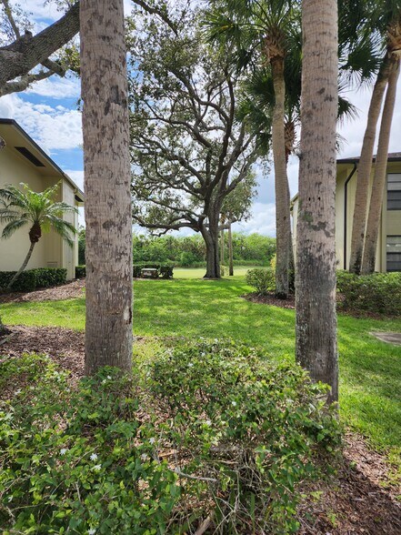 Building Photo - 28 Plantation Dr