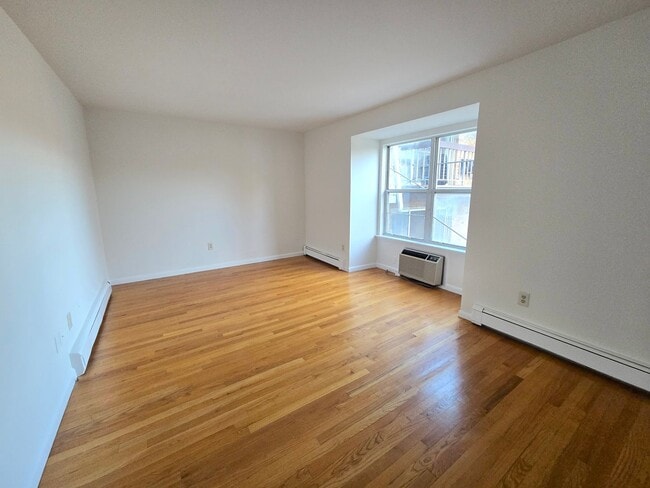 Building Photo - Updated, spacious 1st fl 1-bedroom/1-bathroom condominium with most utilities included & lots of ...