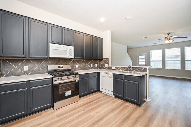 Building Photo - 3335 Dale Ridge Trail