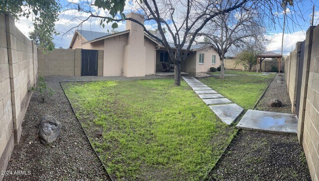 Building Photo - 8609 N 16th Ave