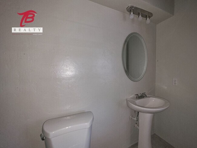 Building Photo - 6811 Lyrewood Ln