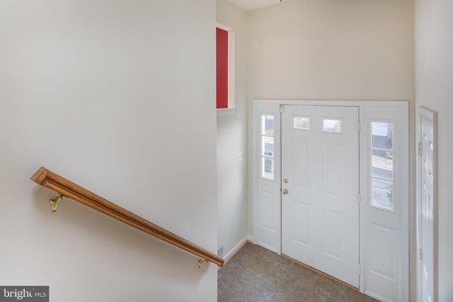Building Photo - 6892 Kerrywood Cir