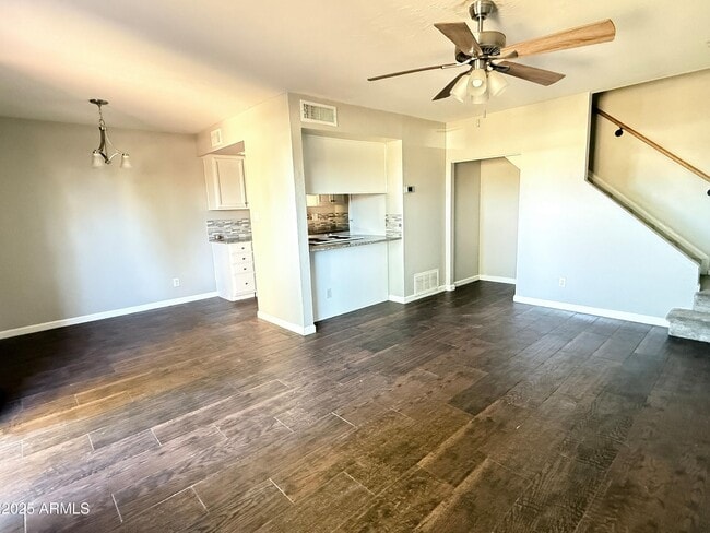 Building Photo - 8125 E Glenrosa Ave