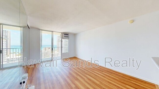 Building Photo - 2452 Tusitala St