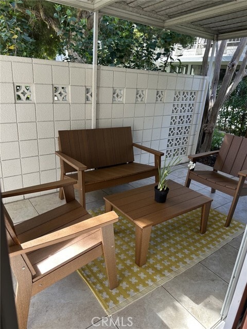 Building Photo - 754 Avenida Majorca