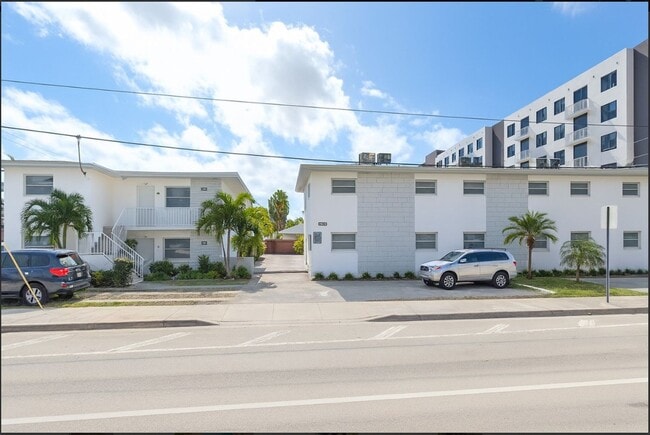 Interior Photo - 3162-3170 SW 16th St