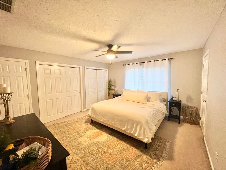 Upstairs 1st bedroom - 20 Sunridge Dr