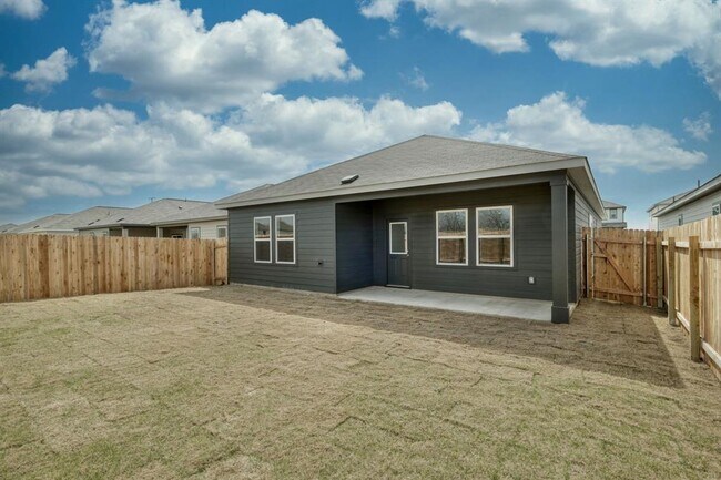 Building Photo - 217 Stonebrook Dr