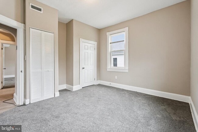 Building Photo - 2810 Montebello Terrace